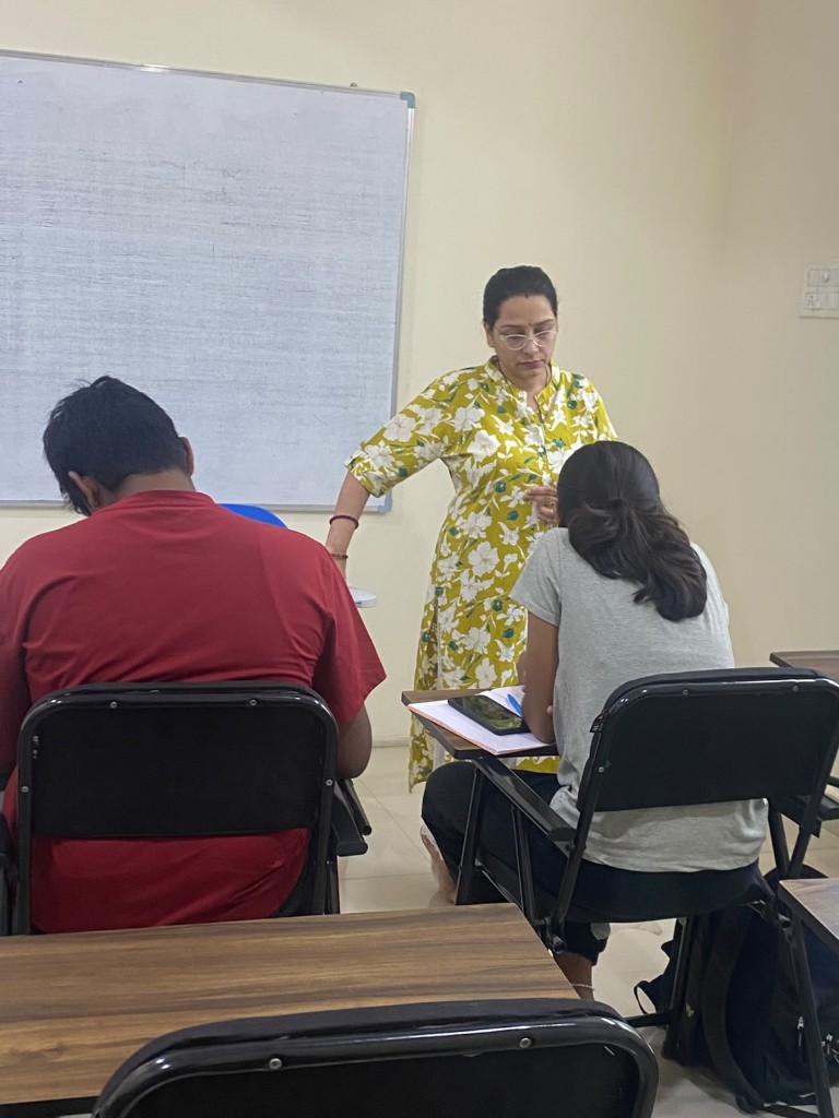 Catalyst Classes faculty supporting students across CBSE, ICSE, IB and IGCSE curricula in Hyderabad